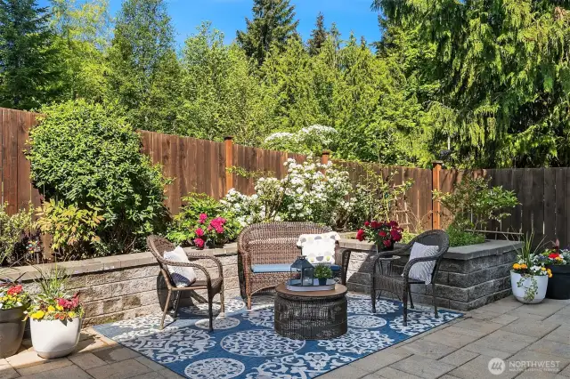 Garden Retreat ~ Private Backyard