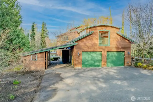 Garage & Carport
