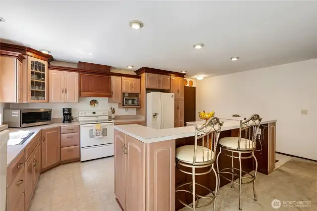 At home for the cooks in your life.  A great space for meals- whether Meatless Mondays or large entertaining.