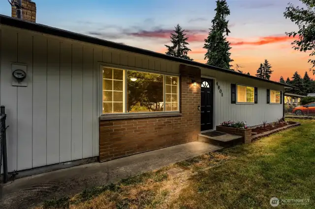 A lovely rambler nestled in the quiet Summit community. Don't miss out, go see this one today!