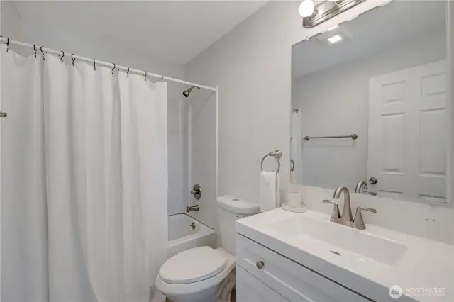 Fully remodeled guest bathroom