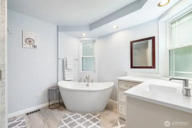 Soaker tub in the primary suite