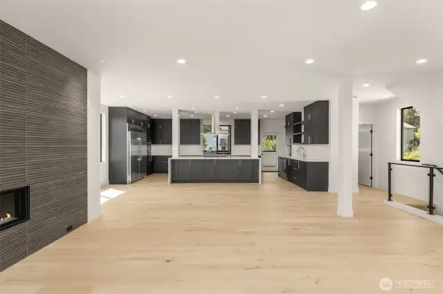 Chefs kitchen with Bosche SS appliances