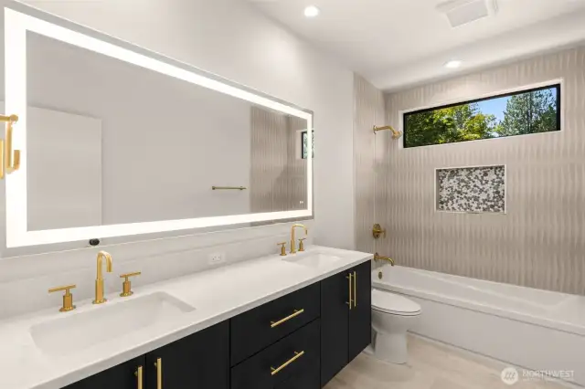 Full tiled bath with heated floors