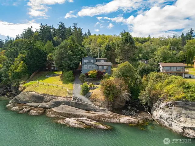 Life is better on the beach...and this life would be a great life here on Lummi Island with 55' of waterfront along the saltwater shoreline!