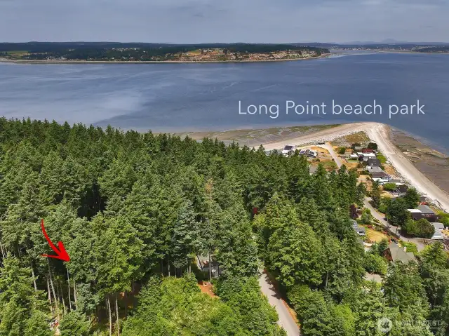 You are in walking distance to Long Point beach.
