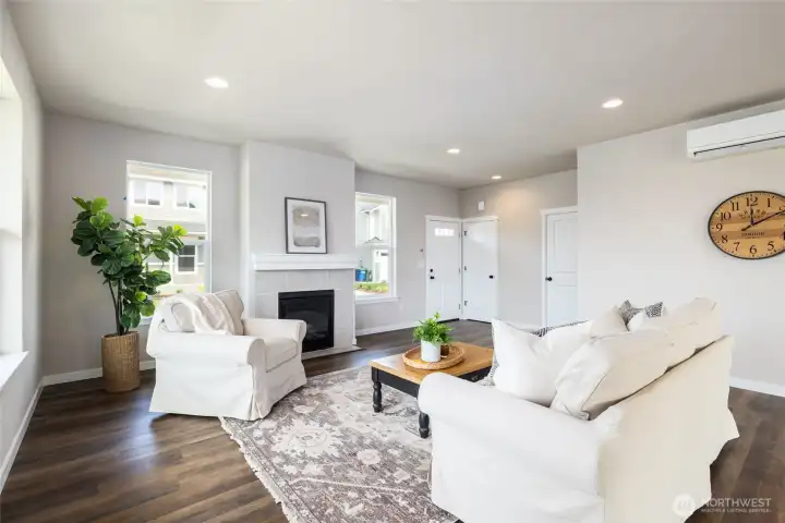 Light and bright great room