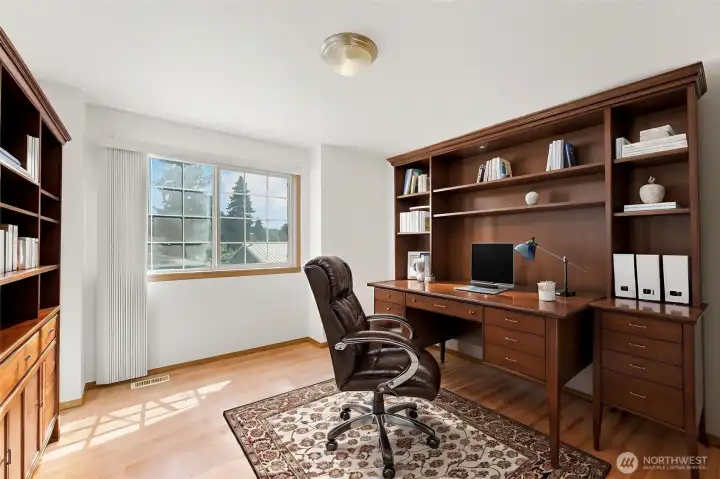 OFFICE ROOM