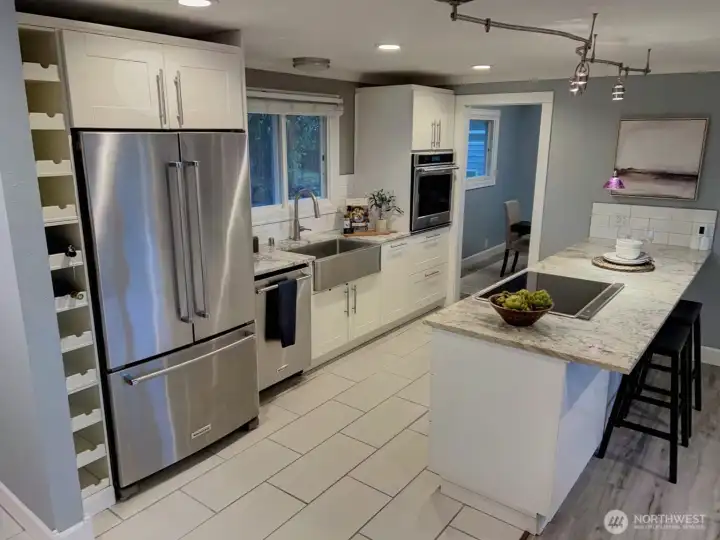 Fully remodeled kitchen. Quartz counters and newer appliances.