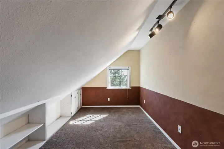 Office/bonus room