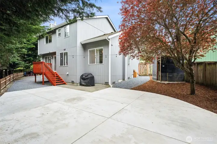 Spacious Patio
