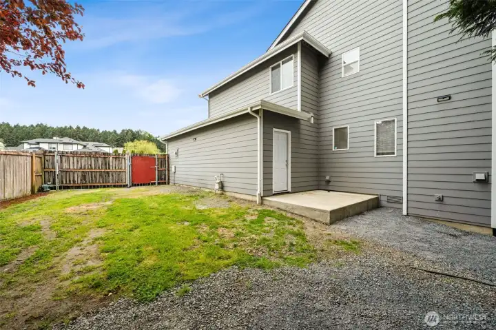 Side Yard / RV Parking