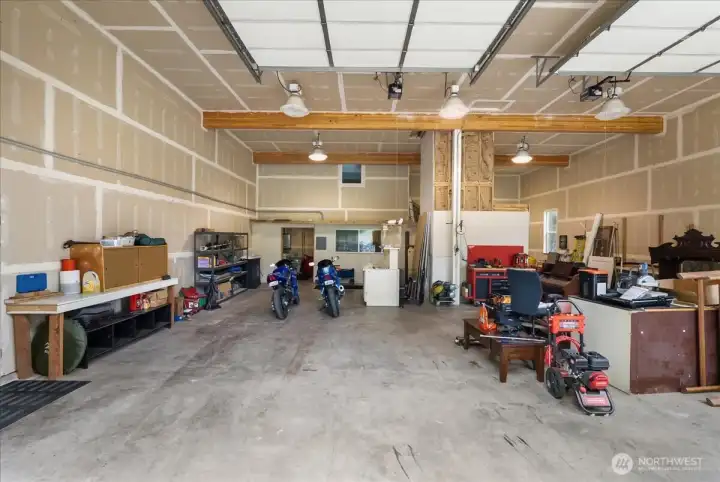 Huge 2000 square foot garage.