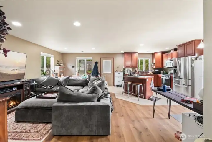 Open roomy floorplan.