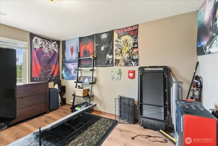 2nd bedroom