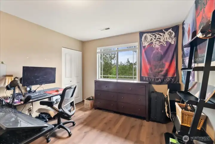 2nd bedroom.