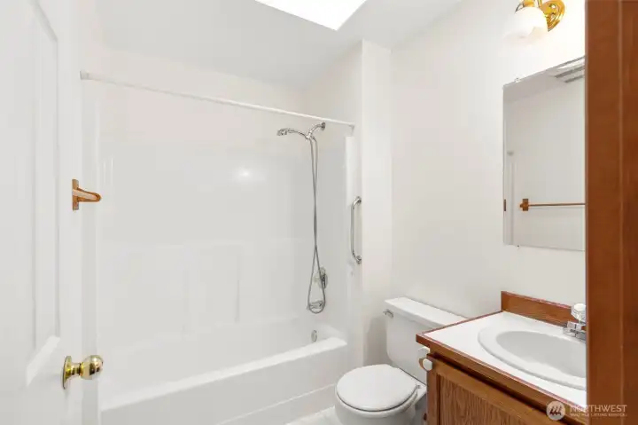 Full bathroom, upstairs