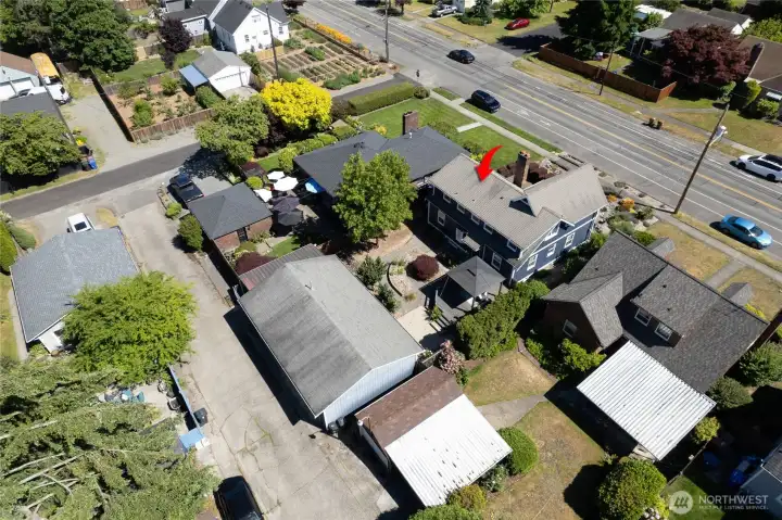 Look how big the garage is!!  Easy access from the alley.