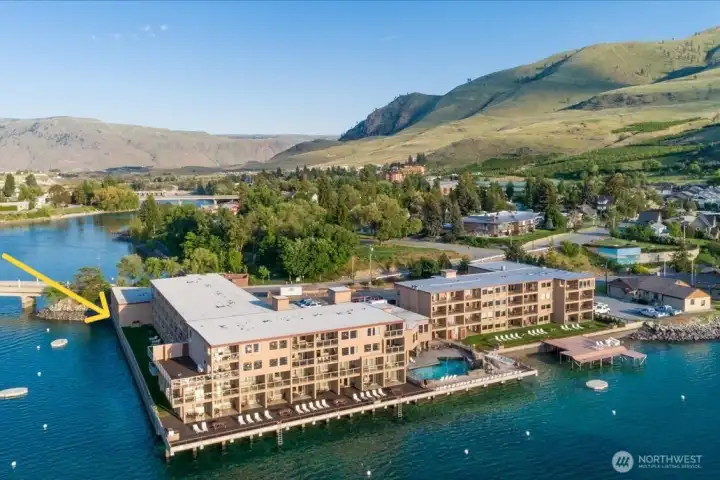 You’re just a short walk from historic downtown Chelan, where you’ll find great restaurants, wine tasting, live music, shopping, and lakeside activities. You’re just a short walk from historic downtown Chelan, where you’ll find great restaurants, wine tasting, live music, shopping, and lakeside activities.