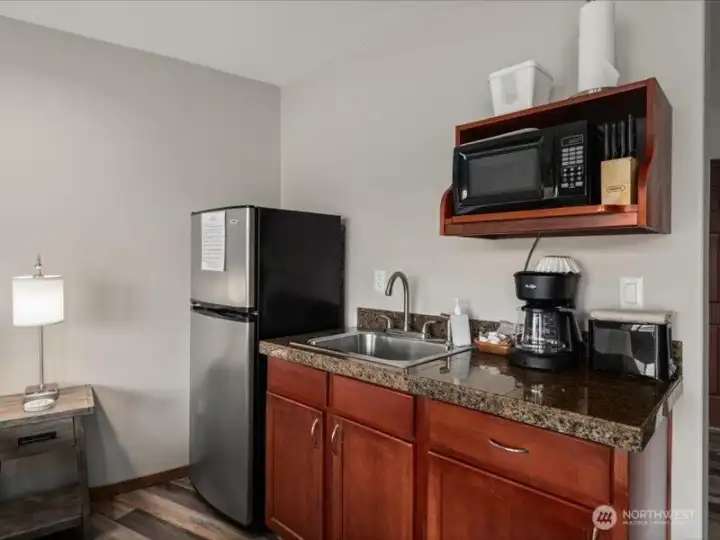 Kitchenette is perfect quick and easy meals at home. Kitchenette is perfect quick and easy meals at home.