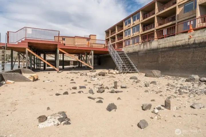 Year-round beach access is available just 200 feet from the property at the Ranger Station. Year-round beach access is available just 200 feet from the property at the Ranger Station.