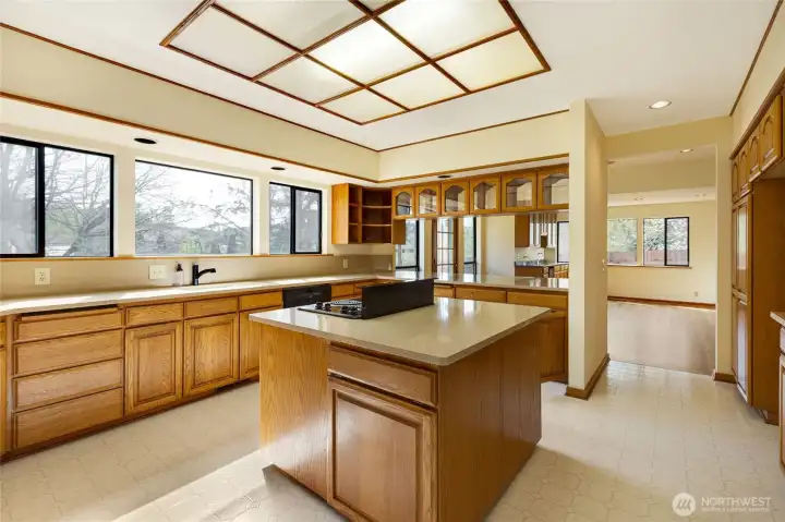 Large, bright kitchen