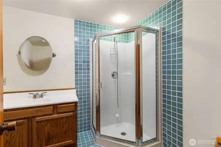 Bathroom on the 1st floor