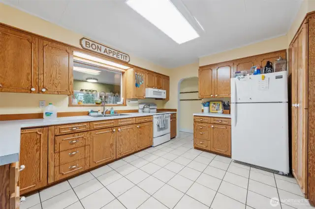 Lots of counter space. Great for prep work.