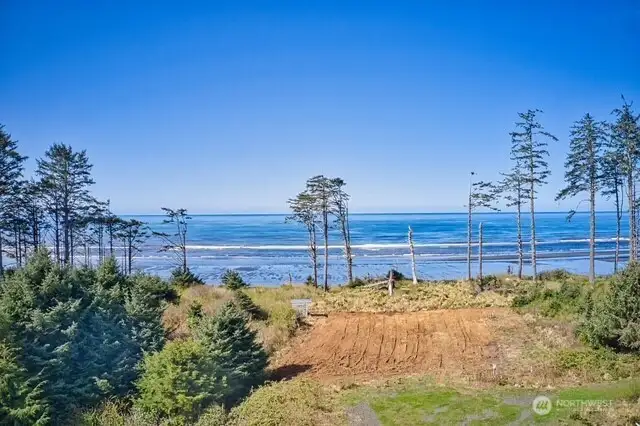 High bluff with spectacular views!
