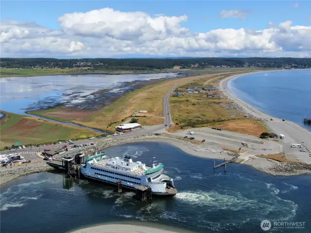 The property is accessible by both the Coupeville and Clinton ferry.