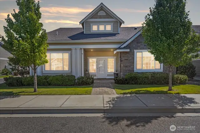 Charming and beautifully maintained, Greenfield Park Unit #10 offers a warm welcome with its inviting curb appeal and serene community setting!