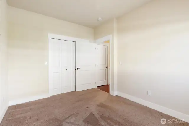Cozy & Versatile Third Bedroom