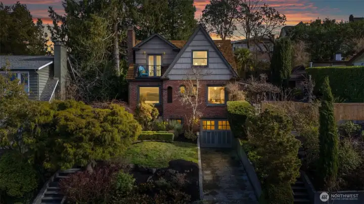 Located in the coveted Gatewood neighborhood in West Seattle