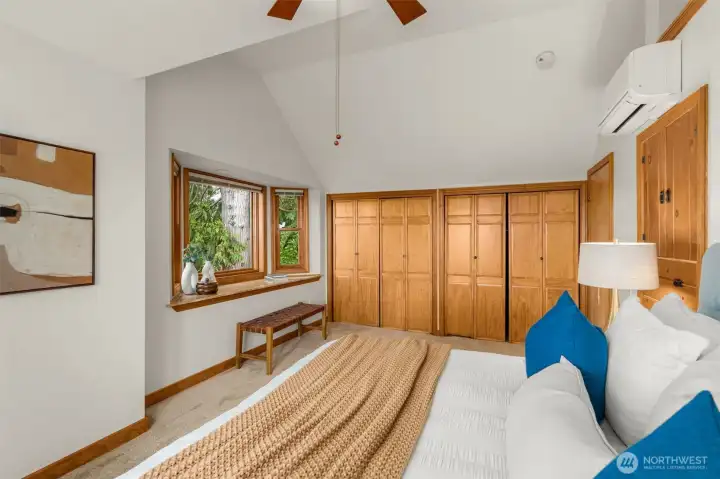 Super sized closet in primary suite