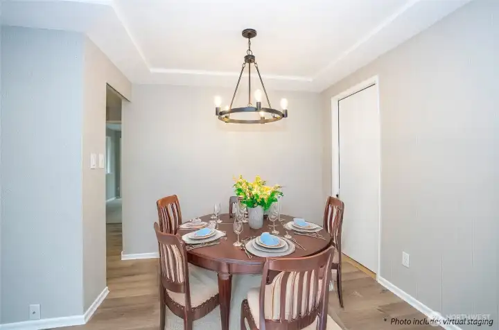 Virtually Staged dining space