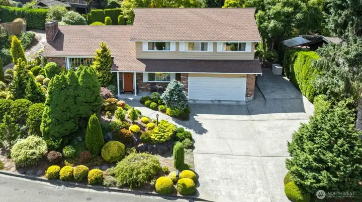 Huge driveway with RV parking
