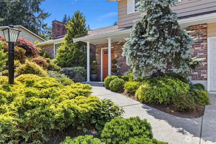 Classic entry, you are going to love coming home