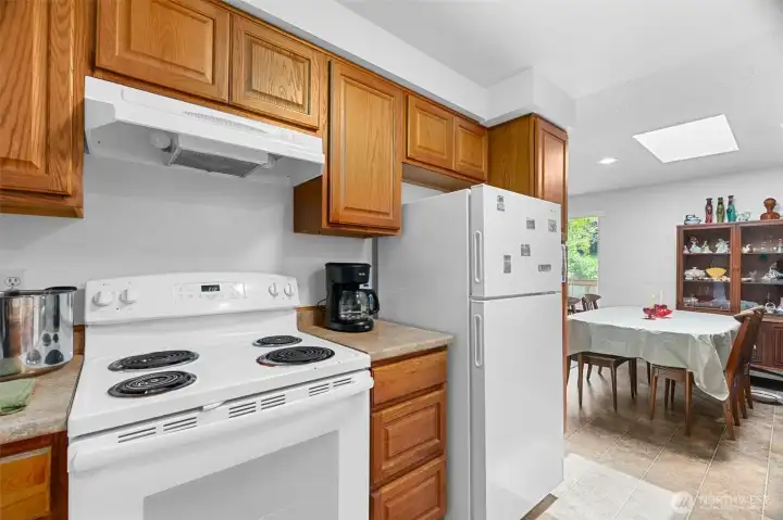 The kitchen in Unit 1074