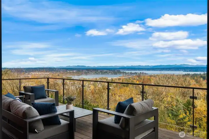 Tucked away in North Capitol Hill overlooking Portage Bay, Lake Washington, and the Cascade Mtns and downtown Bellevue