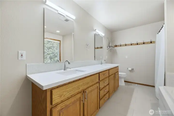 Full Ensuite Bath