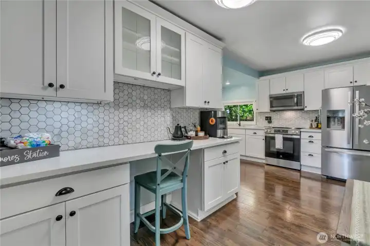 Built-in desk, coffee bar, or beverage station