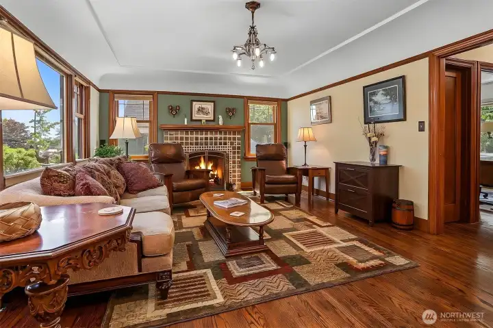 Warm paint colors, attractive cove ceilings and wonderful original fixtures enhance this home. Warm paint colors, attractive cove ceilings and wonderful original fixtures enhance this home.