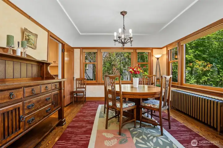 Beautiful windows bring in lots of natural light from two sides of the formal Dining Room. Beautiful windows bring in lots of natural light from two sides of the formal Dining Room.