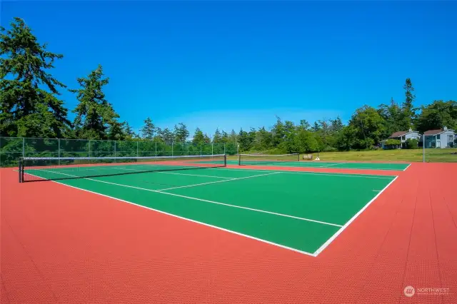 Pickleball/Tennis Courts