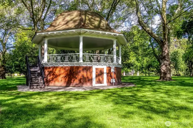 Pioneer Park pavillion