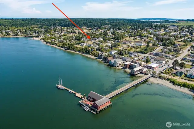 Located just two blocks from Coupeville’s Historic Waterfront, giving you access to all of the local shops, restaurants and festivals!