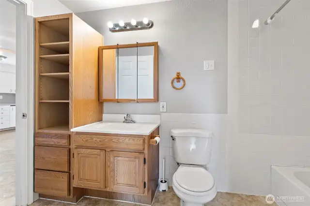 ADU - full bathroom with double entry into bedroom