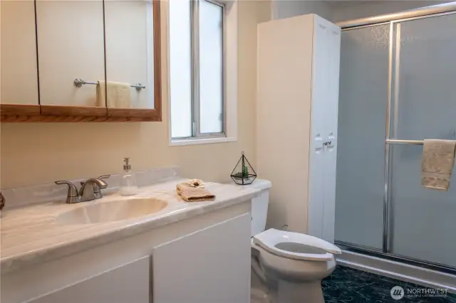 Primary bath