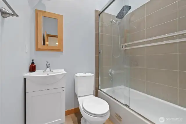 Ensuite primary bathroom
