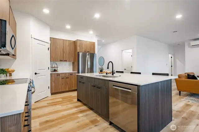 Photos shown are of a similar floor plan previously built in a different neighborhood (The Ridge in Blaine). Finishes and features may vary. Some items pictured reflect buyer-selected upgrades which are not included in the base price and may be added at an additional cost.